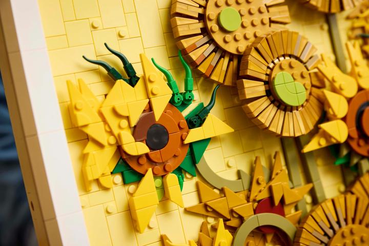 Image du produit LEGO Vincent van Gogh - Tournesols (31215, LEGO DC, LEGO difficiles à trouver)