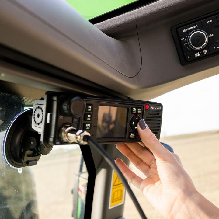 Produktbild Midland M-88 CB radio with color screen, VOX