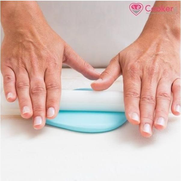 Actual product image Wilton Fondant roller