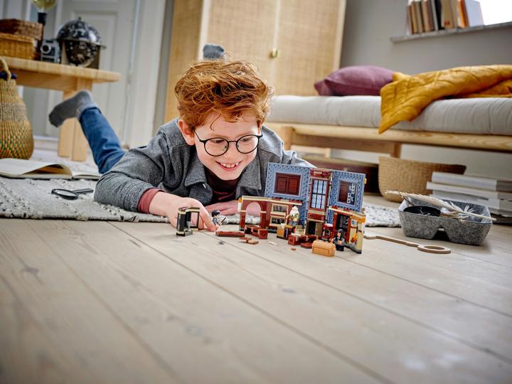 Actual product image LEGO Hogwarts Moment: Magic Lesson (76385, LEGO Harry Potter)