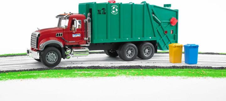 Immagine prodotto Bruder Camion della spazzatura Mack Granite