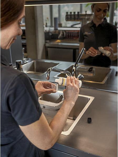 Produktbild Kärcher Akku-Sprühextraktionsgerät Puzzi 2/1 Bp (Nass-Trockensauger)