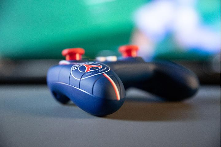 Actual product image Konix Manette filaire Switch - PSG (Switch OLED, PC, Switch)