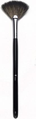 Actual product image Ibra Makeup Highlight & Contour Brush No. 23