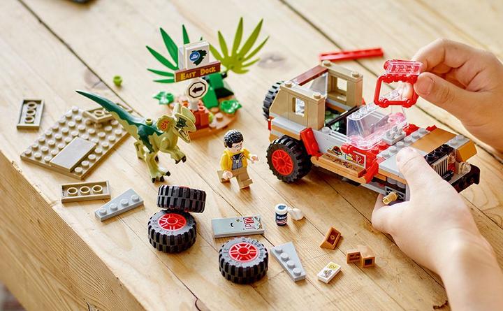 Actual product image LEGO Ambush of the Dilophosaurus (76958, LEGO Jurassic World)