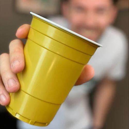 Produktbild MrPong Gold Beer Pong Becher - 50 Stk. goldene Plastikbecher (50 x)
