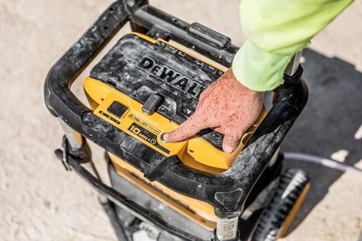 Productafbeelding DeWalt Snoerloze hogedrukreiniger, 2x 18V, basisversie (Oplaadbare batterij)