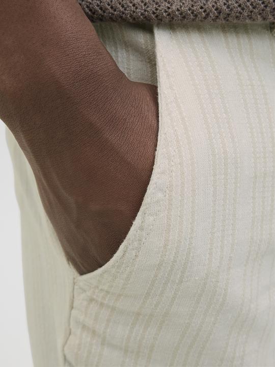 Actual product image Jack & Jones Tapered Fit Shorts Shorts (M)
