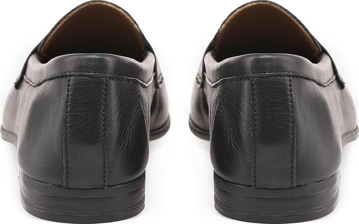 Actual product image Inuovo This classic slip-on shoe from convinces with its simple elegance in a penny loafer look. (39)