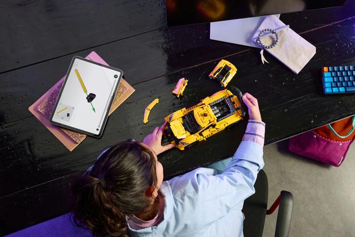 Actual product image LEGO Chevrolet Corvette Stingray (42205, LEGO Technic)