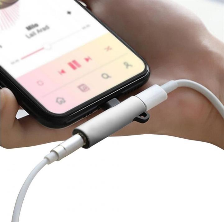 Immagine prodotto PowerGuard Splitter per la ricarica e l'ascolto della musica (Lightning, Jack da 3.5mm)