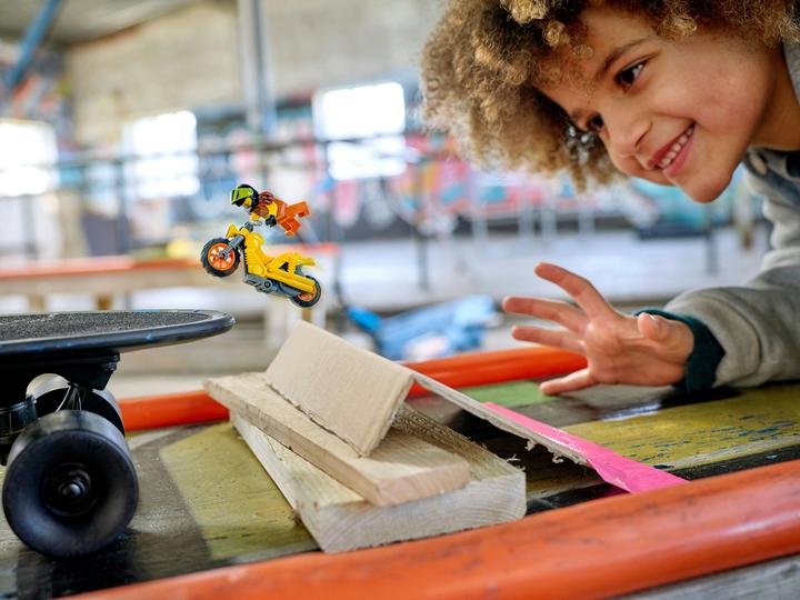 Immagine prodotto LEGO Moto acrobatica di potenza (60297, LEGO City)