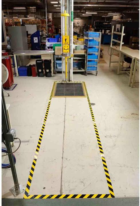 Immagine prodotto Brady B-514, ToughStripe, nastri segnaletici per pavimenti, poliestere, nero/giallo, 101,6 mm x 30 m (101.60 mm)