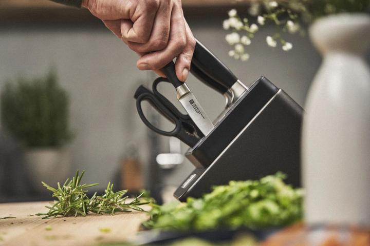 Immagine prodotto Zwilling Ceppo di coltelli autoaffilanti Four Star da 7 pezzi