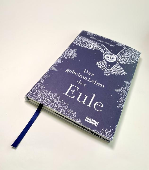 Actual product image Das geheime Leben der Eule (German, John Lewis stamp, 2022)
