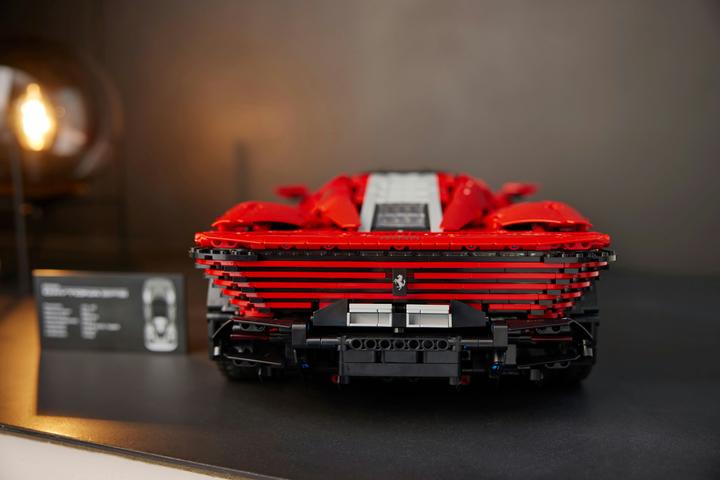 Produktbild LEGO Ferrari Daytona (42143, LEGO Technic)