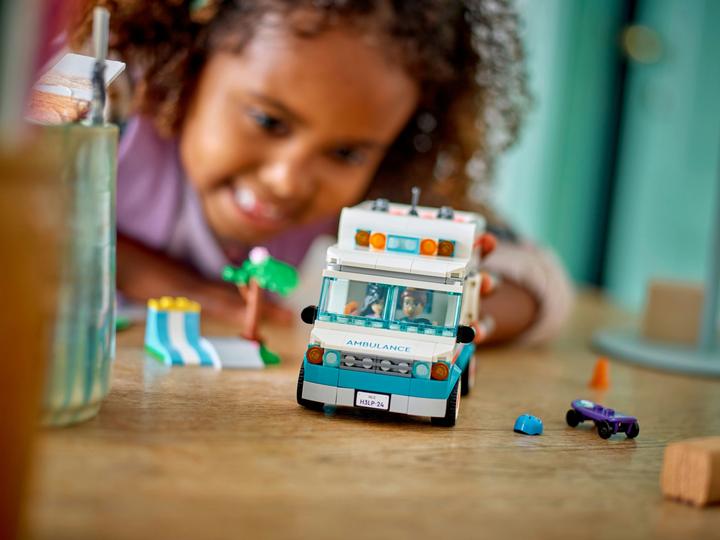 Immagine prodotto LEGO Ambulanza dell’ospedale di Heartlake City (42613, LEGO Friends)
