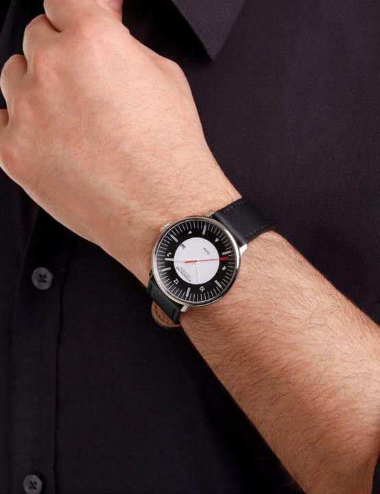 Produktbild Mondaine MLE.41920.LBV Herrenuhr Doppio Solar 41mm 5ATM