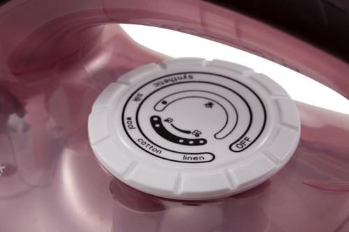 Actual product image Mesko MS 5028 Iron Dry & Steam Iron Ceramic Ironing Sole (2600 W, 60 g/min)