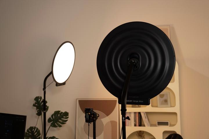 Produktbild Amaran Verge Max Kit-Charcoal (EU) (Studioleuchte)