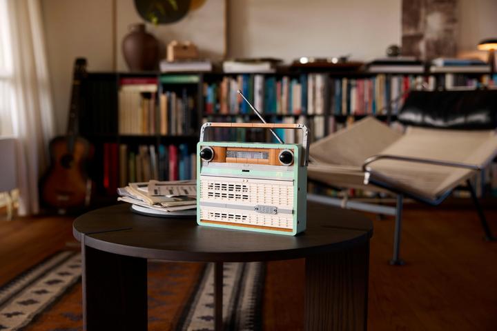 Image du produit LEGO Radio de poche rétro (10334, LEGO Icons, LEGO difficiles à trouver)