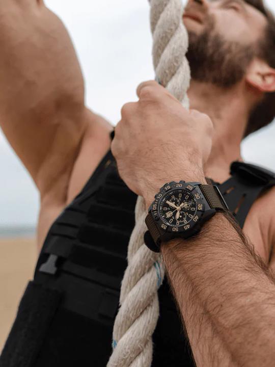Produktbild Luminox XS.3590.NSF.SET Herrenuhr Navy Seal Foundation Chronograph Set 45mm 20ATM (Chronograph, 45 mm)