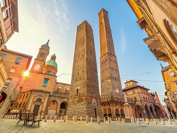 Immagine prodotto Smartbox Soggiorno di lusso a Bologna: 3 giorni in hotel 4* (2 pers.)