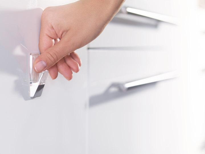 Actual product image tesa Powerstrips