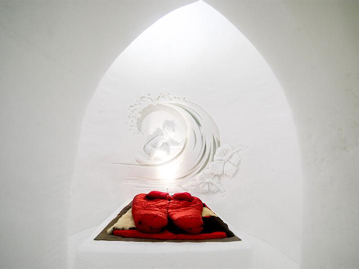 Actual product image Smartbox Igloo tour, snowshoe hike and gourmet fondue in Davos (2 pers.)