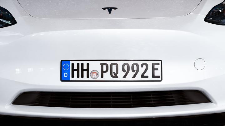 Image du produit Ivality Legaler Magnet-Kennzeichenhalter für Tesla Model 3/Y (Avant + arrière)