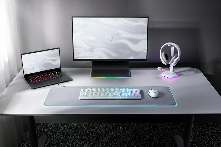 Actual product image Razer Deathstalker V2 Pro (US, Wireless, Cable)