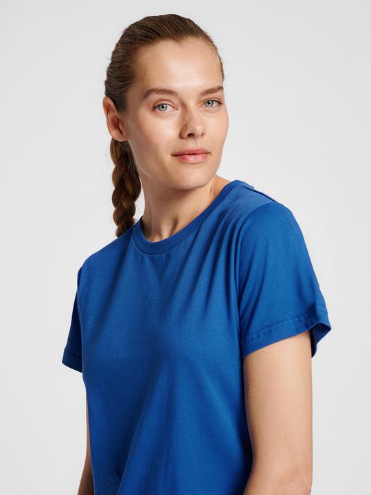 Actual product image hummel Hmlred Basic T-Shirt S/S Woman (L)