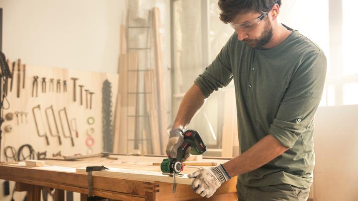 Produktbild Bosch Home & Garden AdvancedCut 18 (Akku Kettensäge)