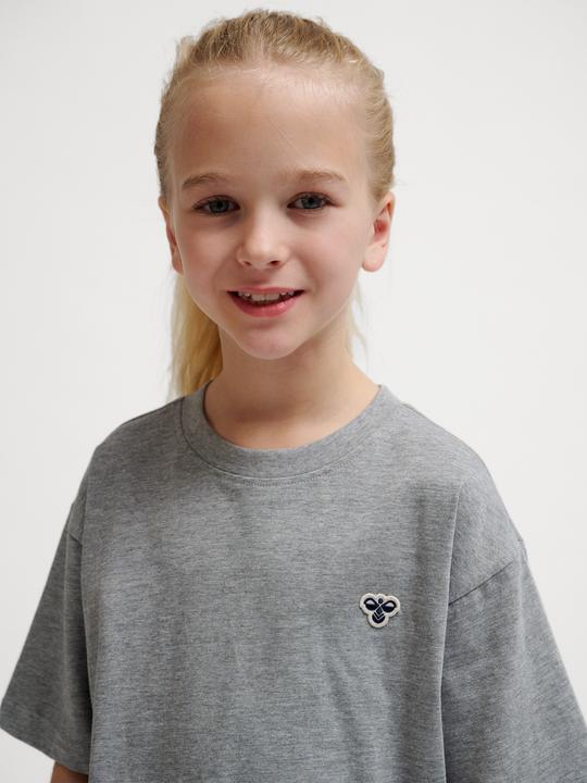 Actual product image hummel hmlJR LOOSE T-SHIRT S/S BEE (34, 35, 36, 37, 38, 39, 40)