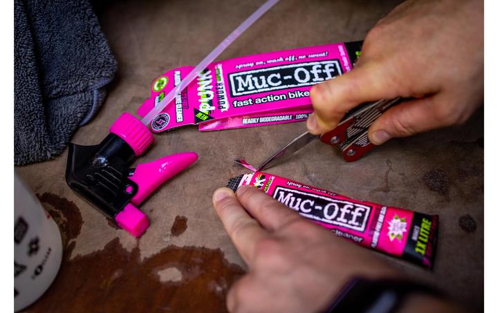Immagine prodotto Muc-Off Punk Powder + Bottle (500 ml, Set di cura, Pulitore per biciclette)