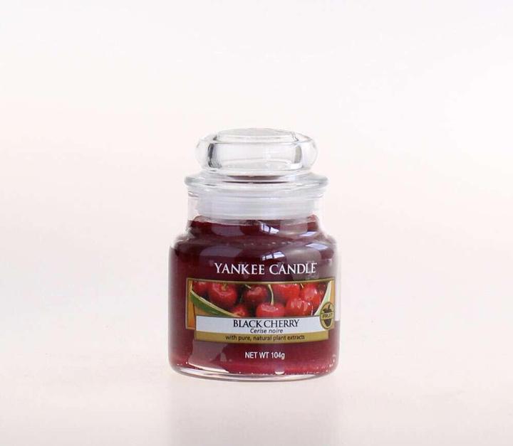 Actual product image Yankee Candle Black Cherry (104 g)