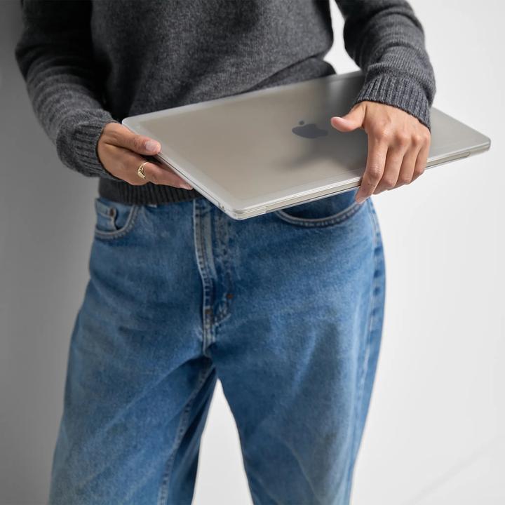 Actual product image Incase Hard Shell Case (14", Apple)