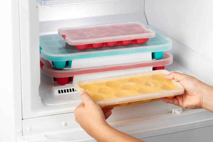 Actual product image Lékué Ice cube tray