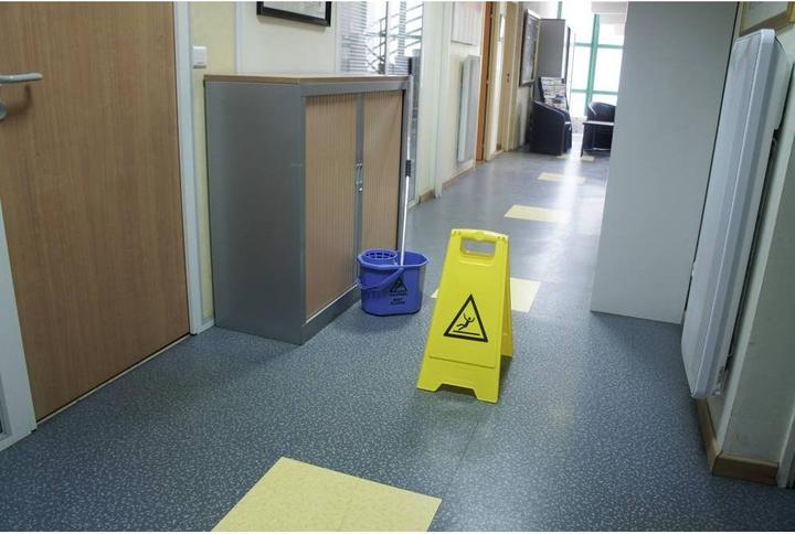 Actual product image Viso Warning signs Danger of slipping (B