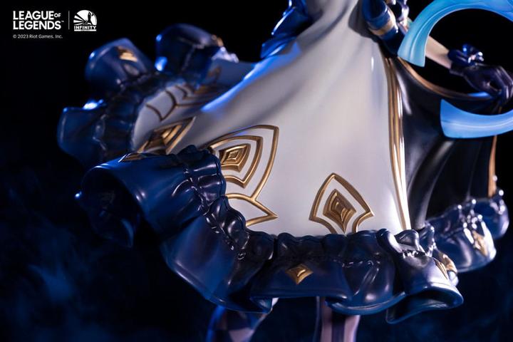 Image du produit Infinity Studios League of Legends "The Hallowed Seamstress - Gwen" Statue 1/6