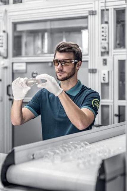 Actual product image Uvex Safety pheos cx2 safety glasses