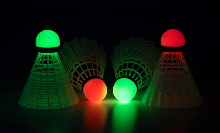 Actual product image Avento BADMINTON SHUTTLES (4) - LED