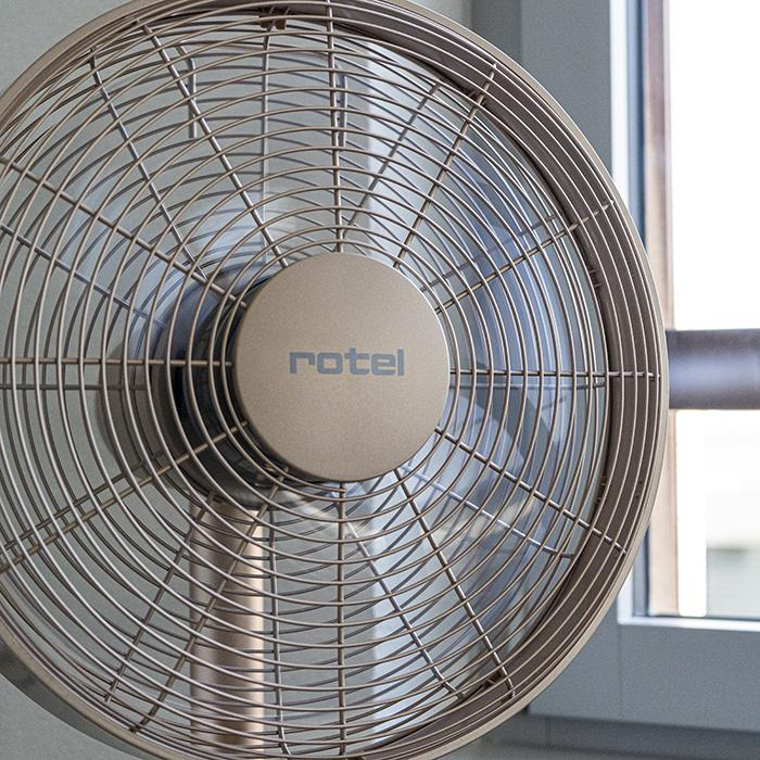 Produktbild Rotel Oszillierender Standventilator rosé Ø 40 cm