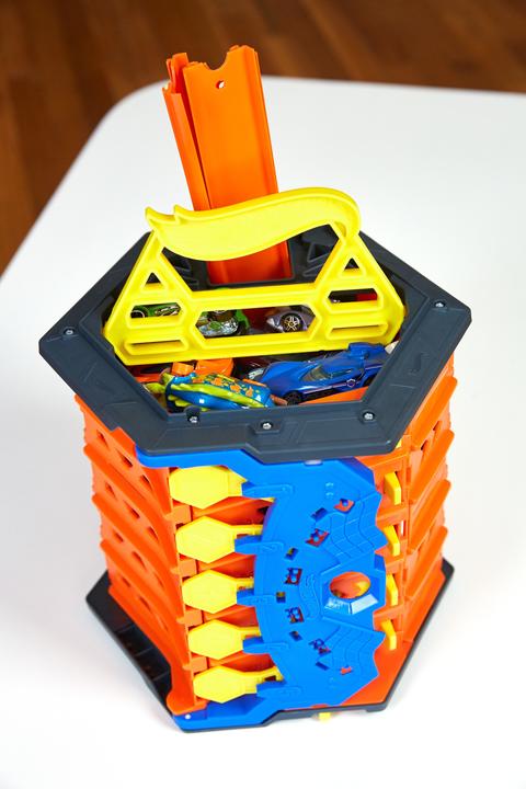Produktbild Hot Wheels rollen die Raceway-Rennstrecke aus