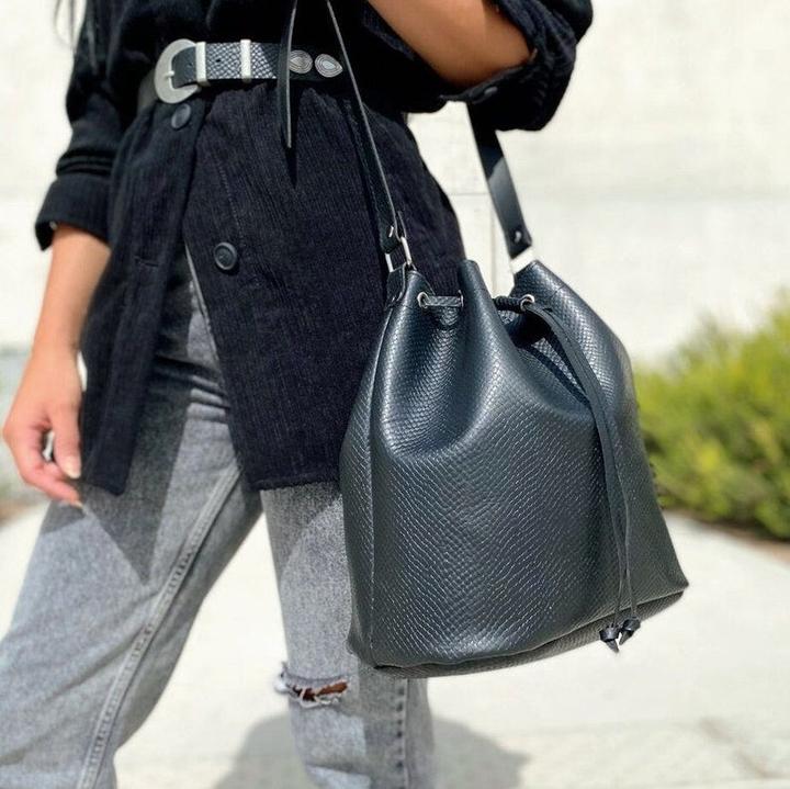 Produktbild Only-Bags.Store Schwarzes Leder Bucket Bag, schwarze Geldbörse, Umhängetasche, Leder Geldbörse, Geschenk für Sie