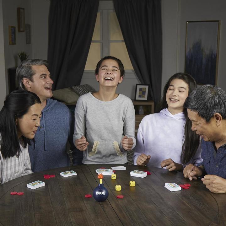 Produktbild Hasbro Gaming Ka-Blab! Party-Kartenspiel (Dänisch, Norwegisch)