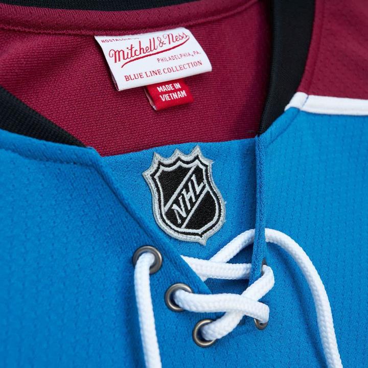 Produktbild Mitchell & Ness Blue Line Nathan Mackinnon Colorado Avalanche Jersey - S (S)