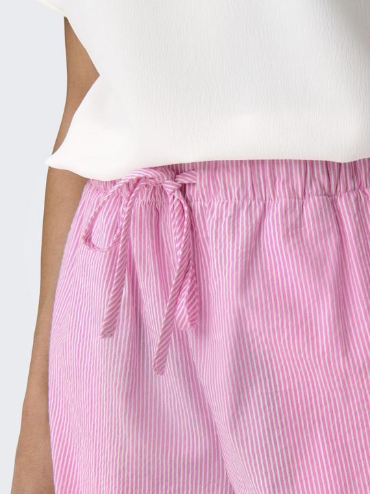 Produktbild Only ONLAUGUSTA Locker geschnitten Shorts Shorts (XS)