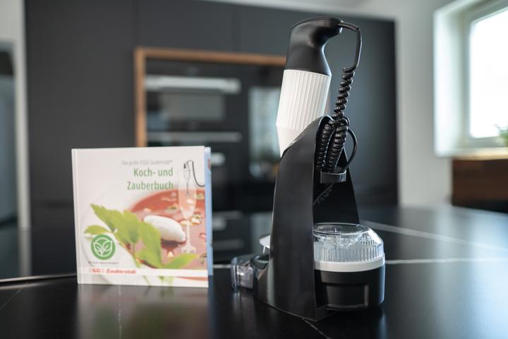 Actual product image Essge ESGE 99205 Edition Petticoat Magic Wand (EU plug)