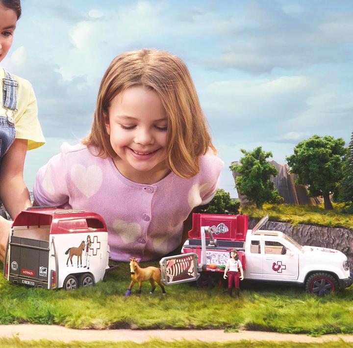 Actual product image Schleich Mobile Tierärztin mit Anhänger